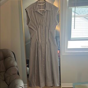 Abercrombie & Fitch Drop waist Black and White Pleated Midi Dress